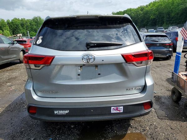 2018 TOYOTA HIGHLANDER