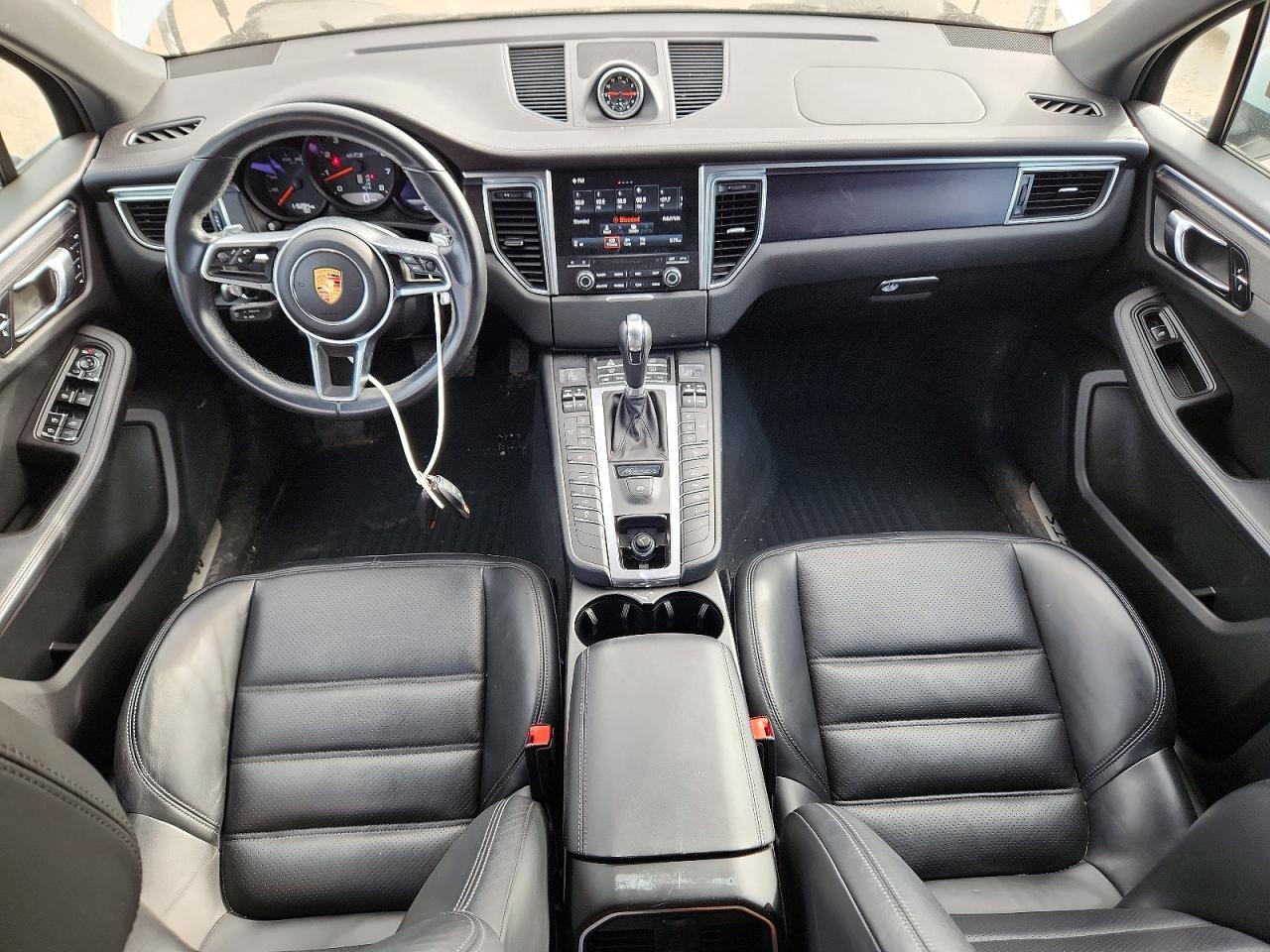 2017 PORSCHE MACAN