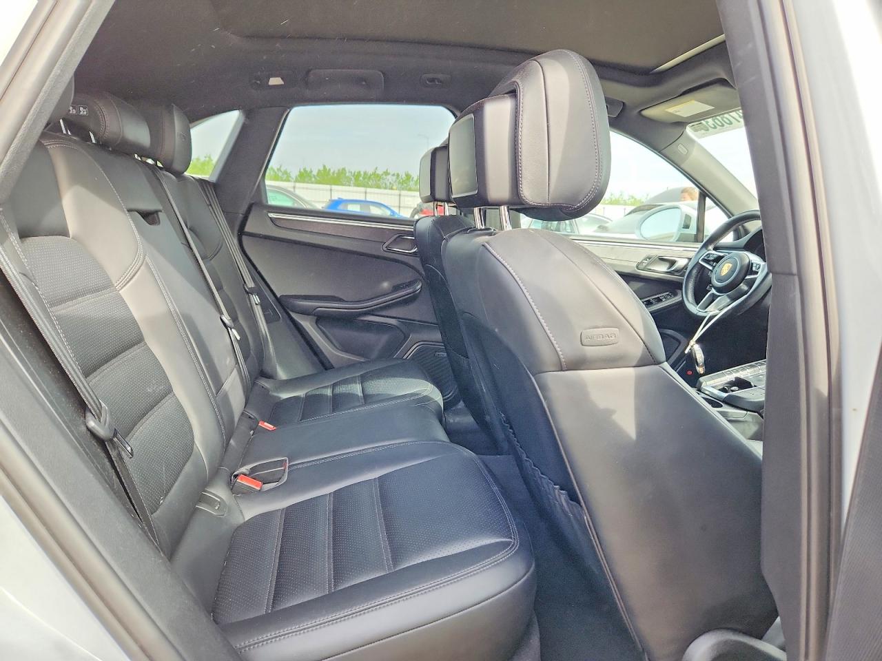 2017 PORSCHE MACAN
