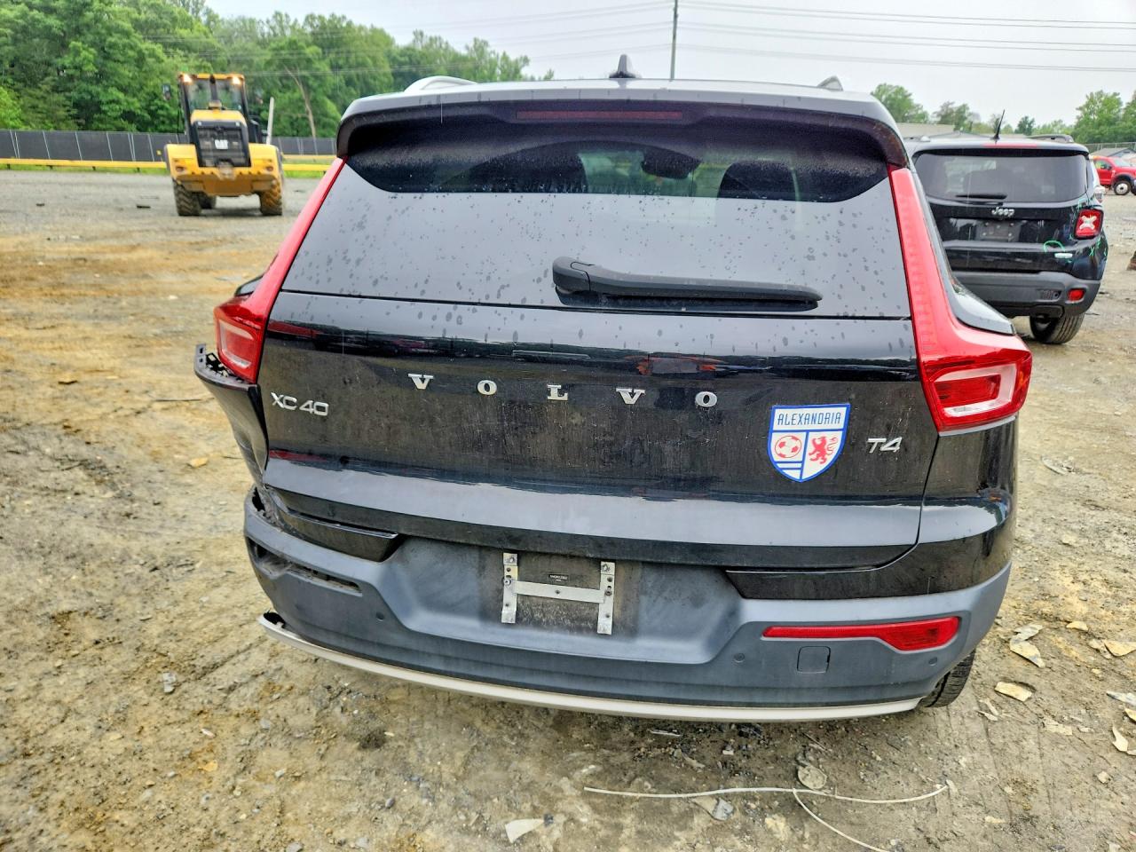 2020 VOLVO XC40 Momentum