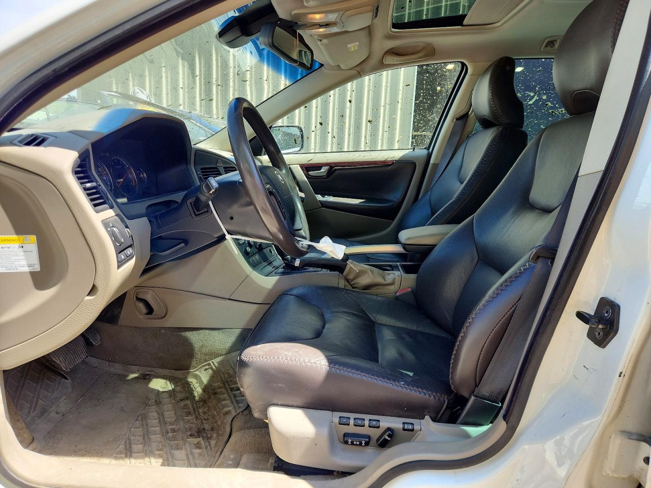 2004 VOLVO XC70