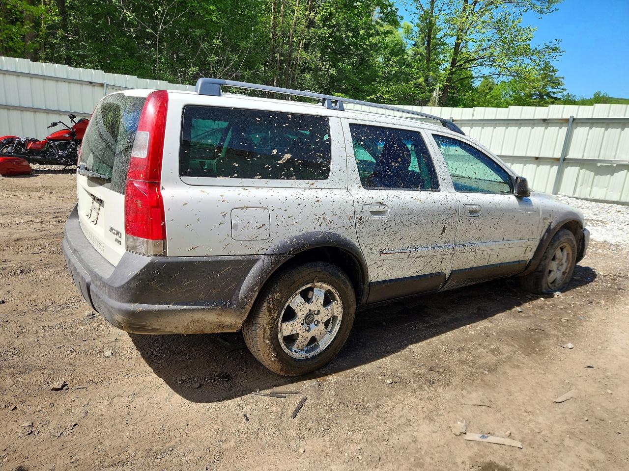 2004 VOLVO XC70