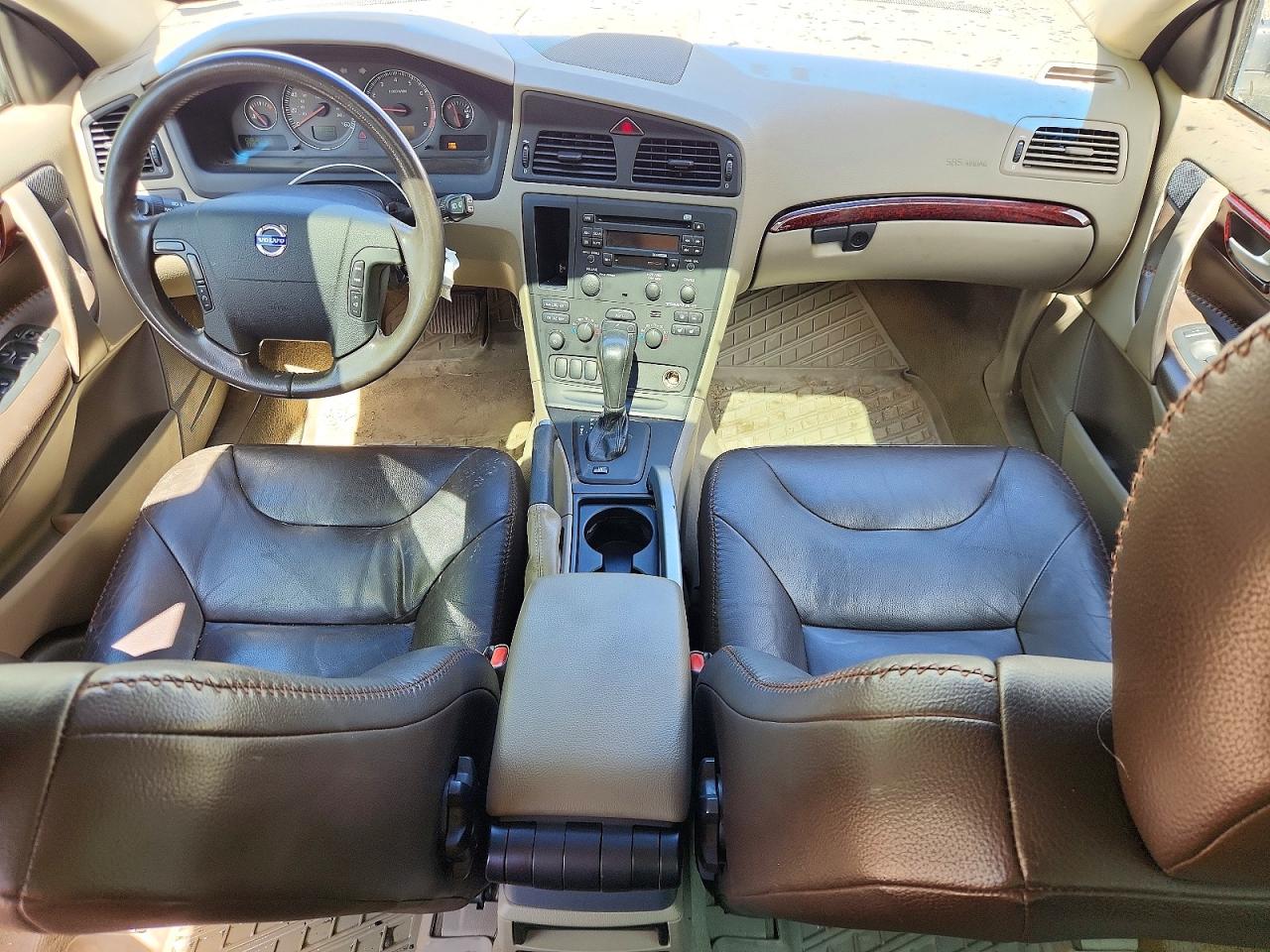 2004 VOLVO XC70