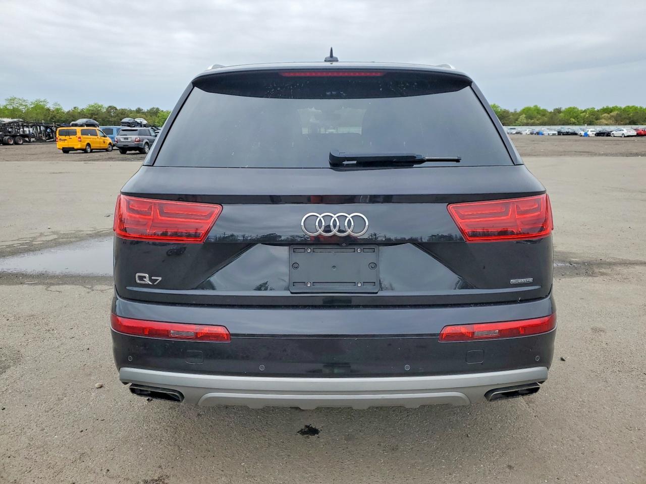 2018 AUDI Q7 quattro Premium Plus