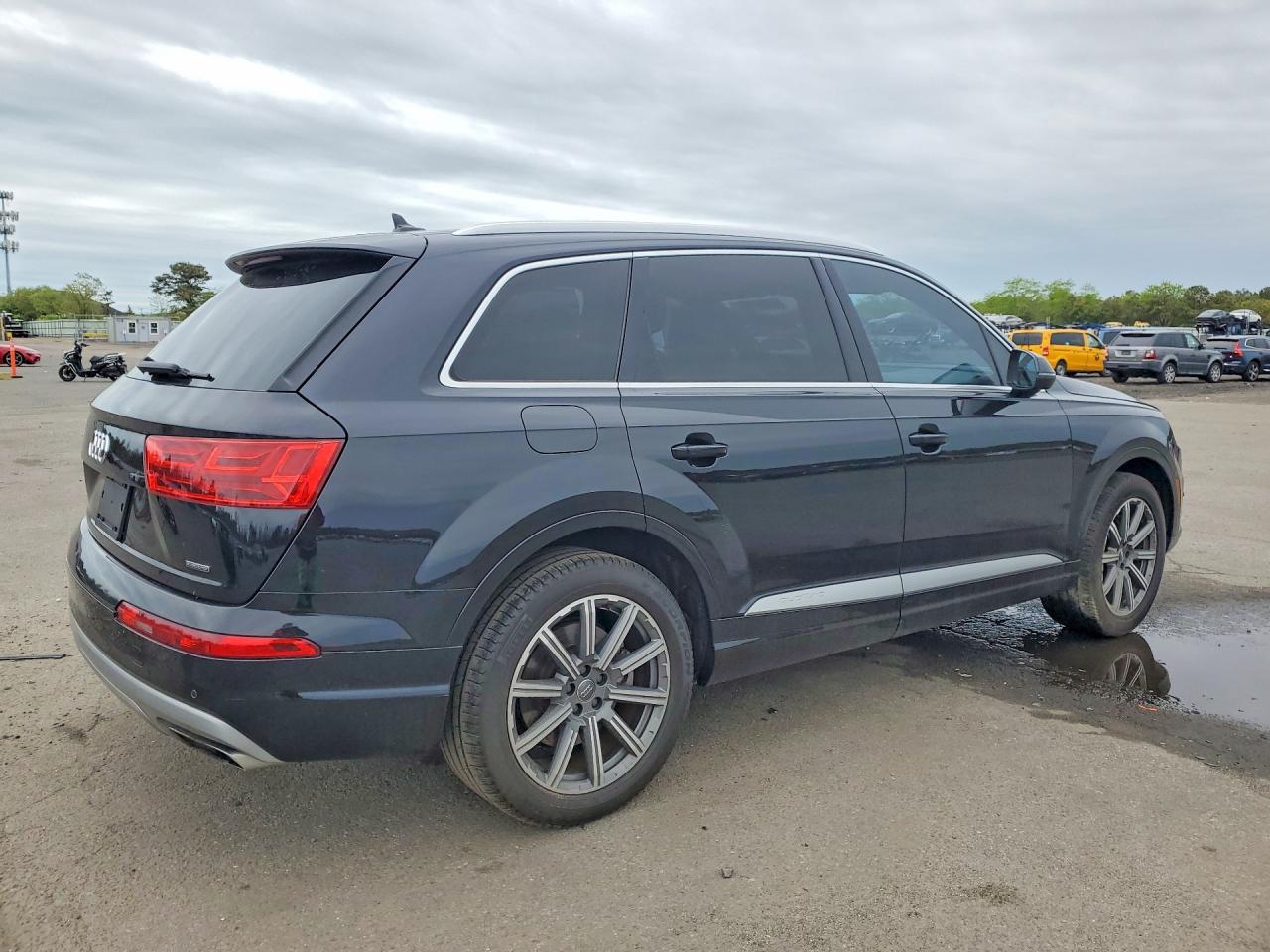 2018 AUDI Q7 quattro Premium Plus