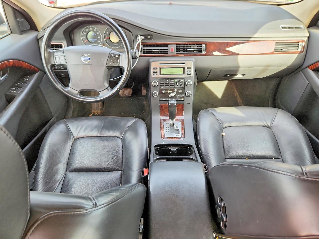 2009 VOLVO V70