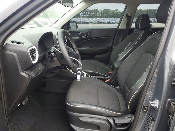 2026 HYUNDAI VENUE SEL, SEL w/ 2-Tone Roof