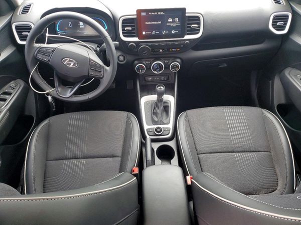 2026 HYUNDAI VENUE SEL, SEL w/ 2-Tone Roof