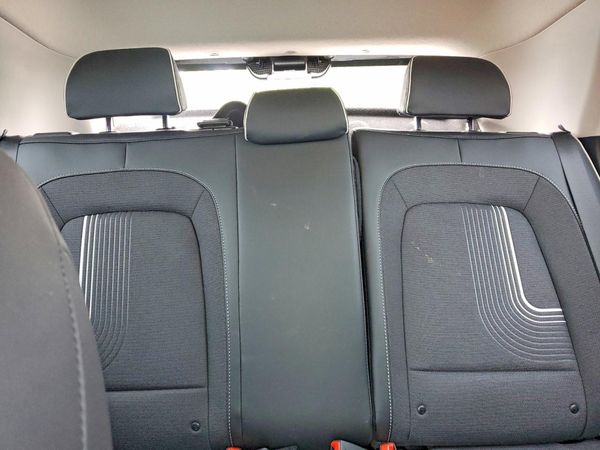 2026 HYUNDAI VENUE SEL, SEL w/ 2-Tone Roof