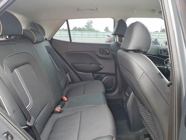 2026 HYUNDAI VENUE SEL, SEL w/ 2-Tone Roof