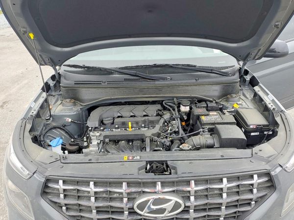 2026 HYUNDAI VENUE SEL, SEL w/ 2-Tone Roof