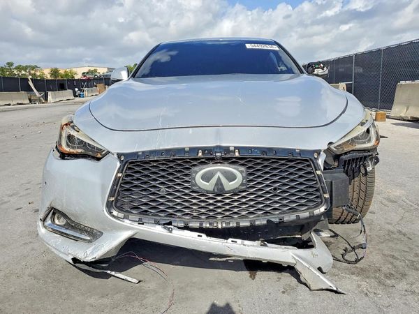 2017 INFINITI Q60