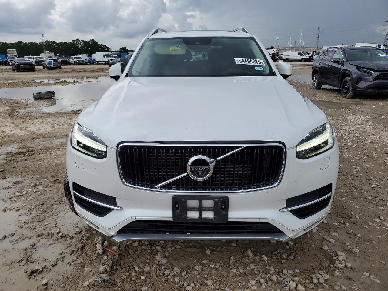 2019 VOLVO XC90 Momentum