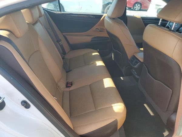 2021 LEXUS ES 250