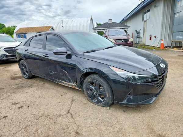 2022 HYUNDAI ELANTRA SEL w/ Convenience Pkg