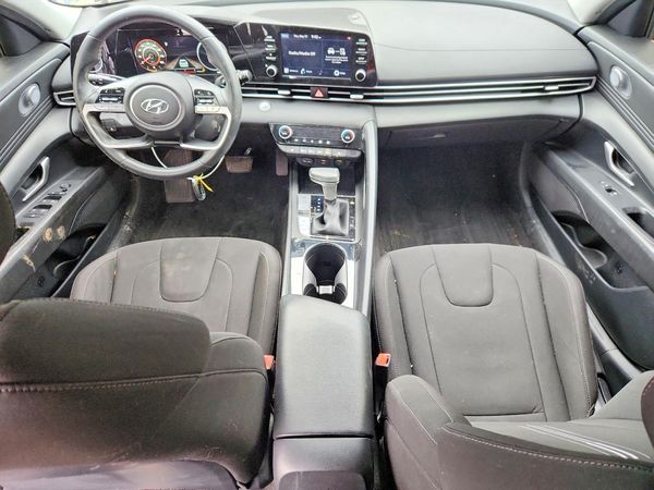 2022 HYUNDAI ELANTRA SEL w/ Convenience Pkg