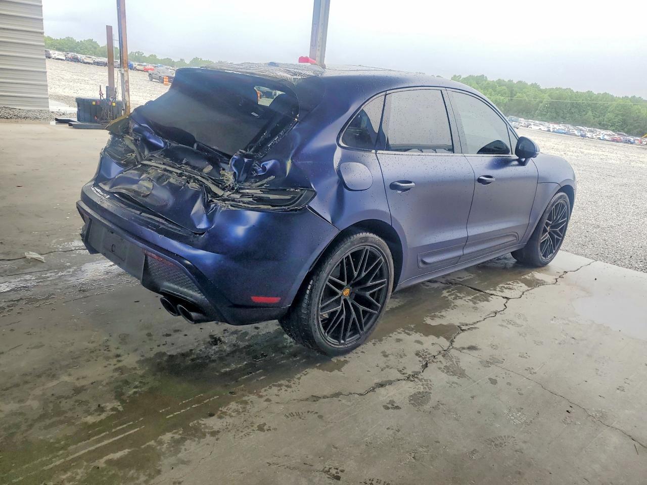 2024 PORSCHE MACAN
