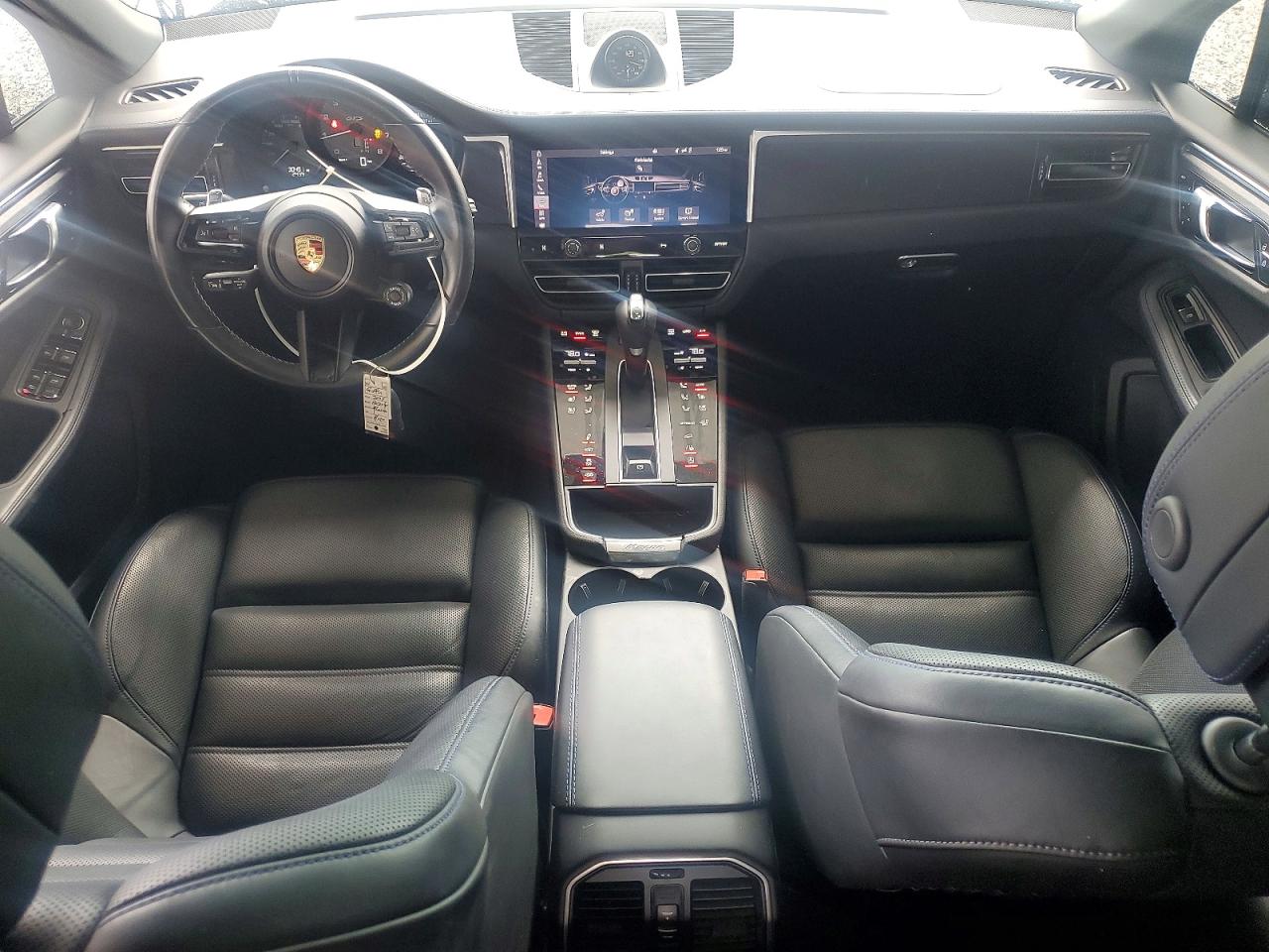 2024 PORSCHE MACAN