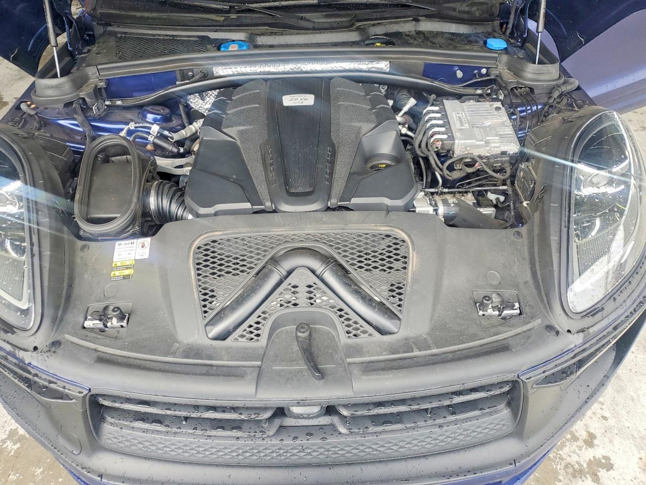 2024 PORSCHE MACAN