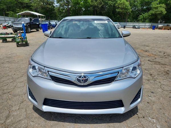 2014 TOYOTA CAMRY