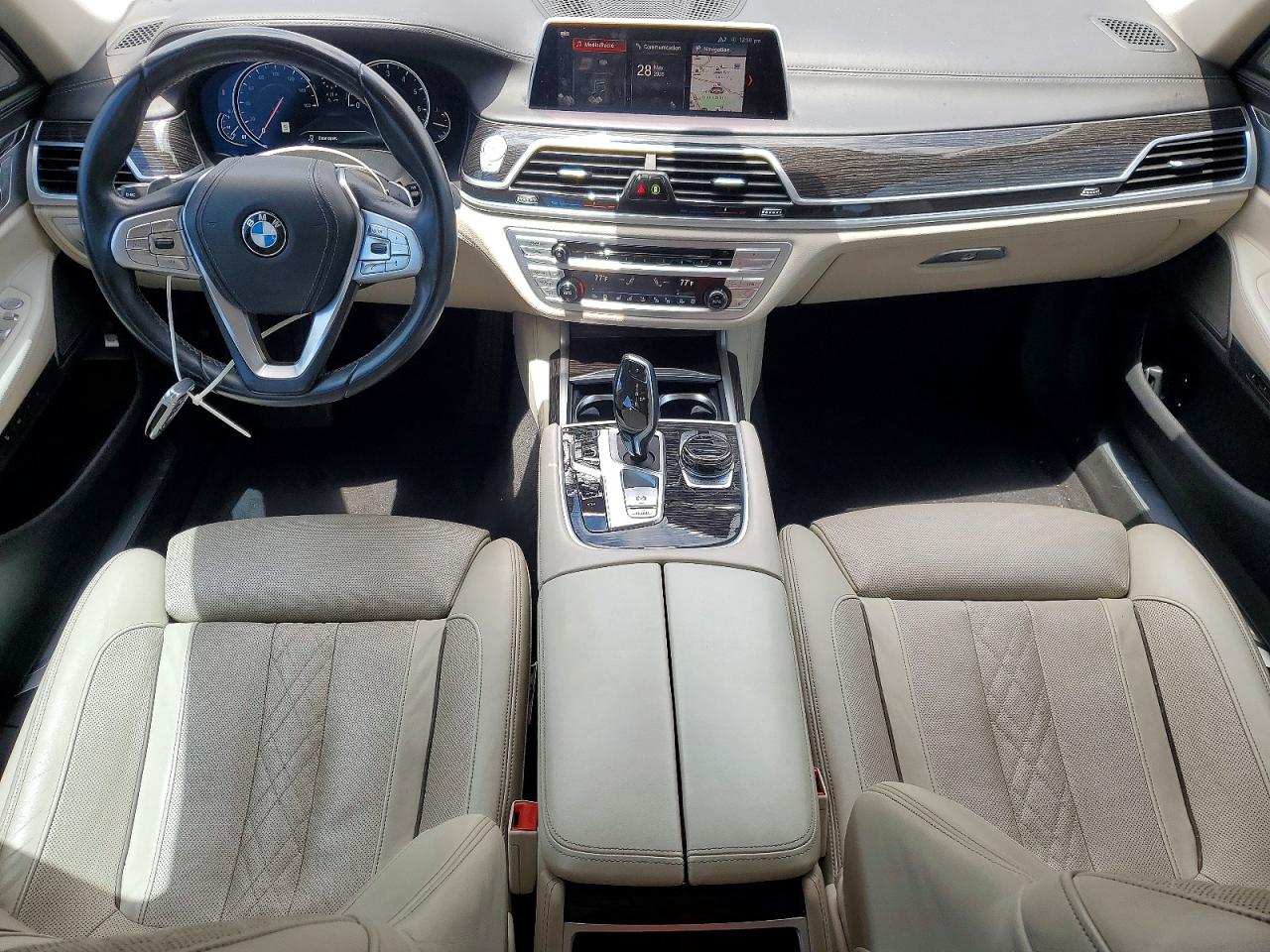 2019 BMW 740
