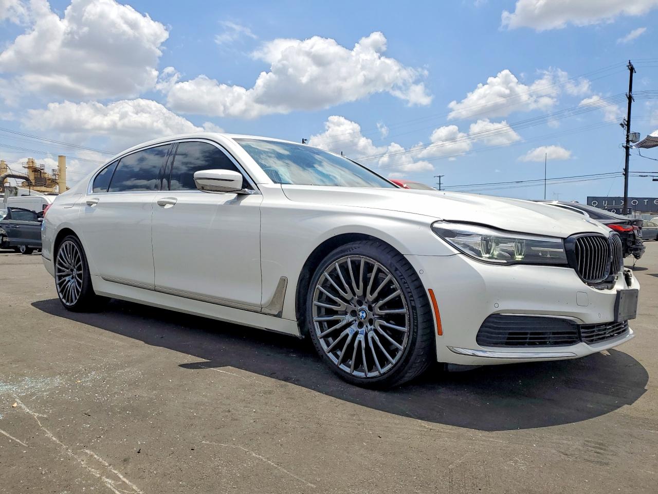 2019 BMW 740
