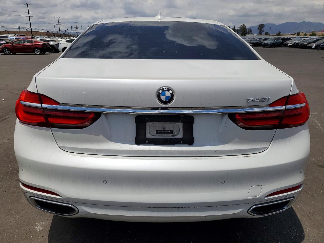 2019 BMW 740