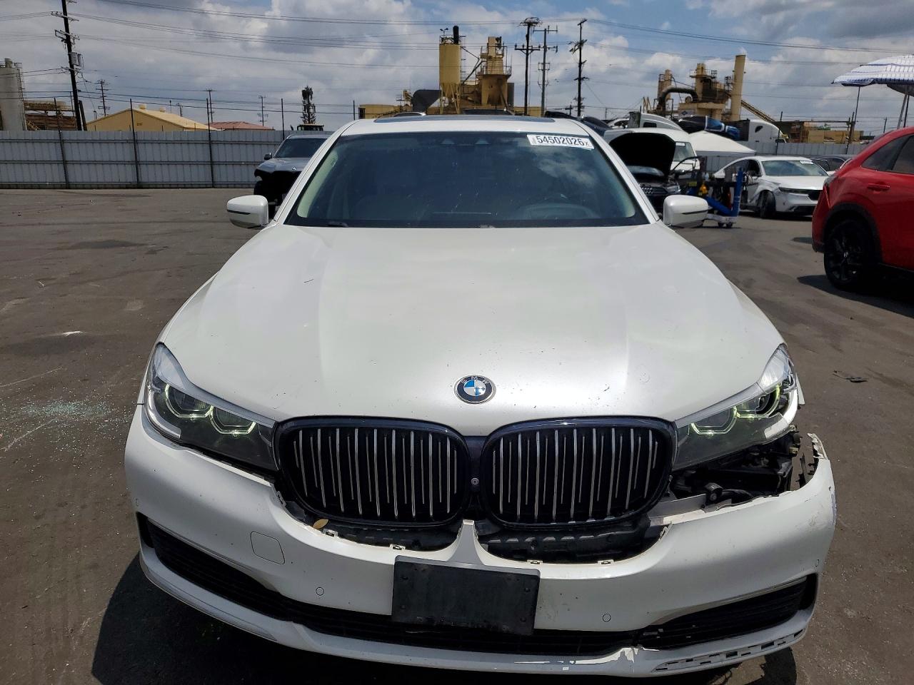 2019 BMW 740