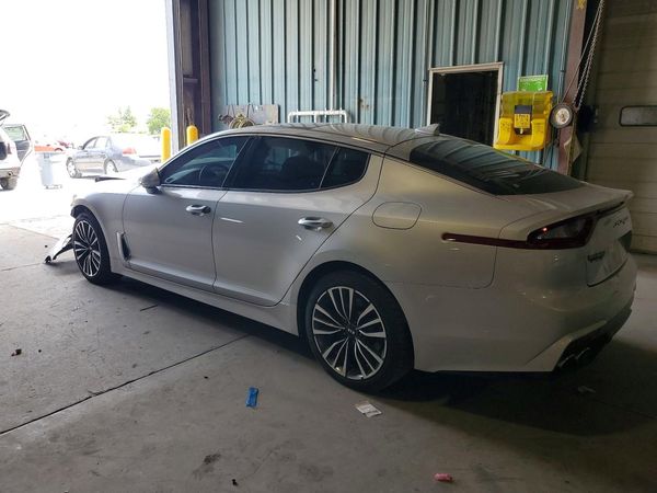 2018 KIA STINGER Premium