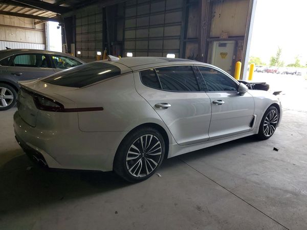 2018 KIA STINGER Premium