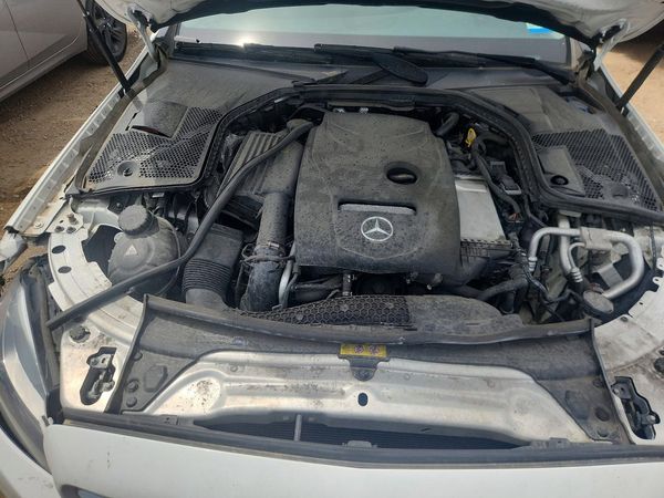 2017 MERCEDES-BENZ C-CLASS C300-4M — Engine bay