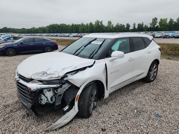 2020 CHEVROLET BLAZER Premier — Front 3/4