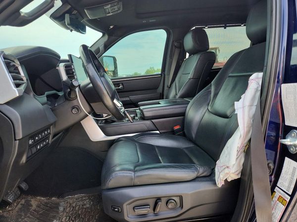 2022 TOYOTA TUNDRA Platinum
