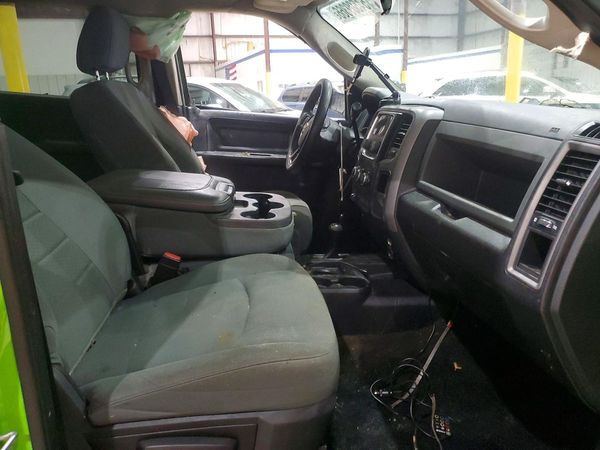 2013 RAM 2500 ST — DENT