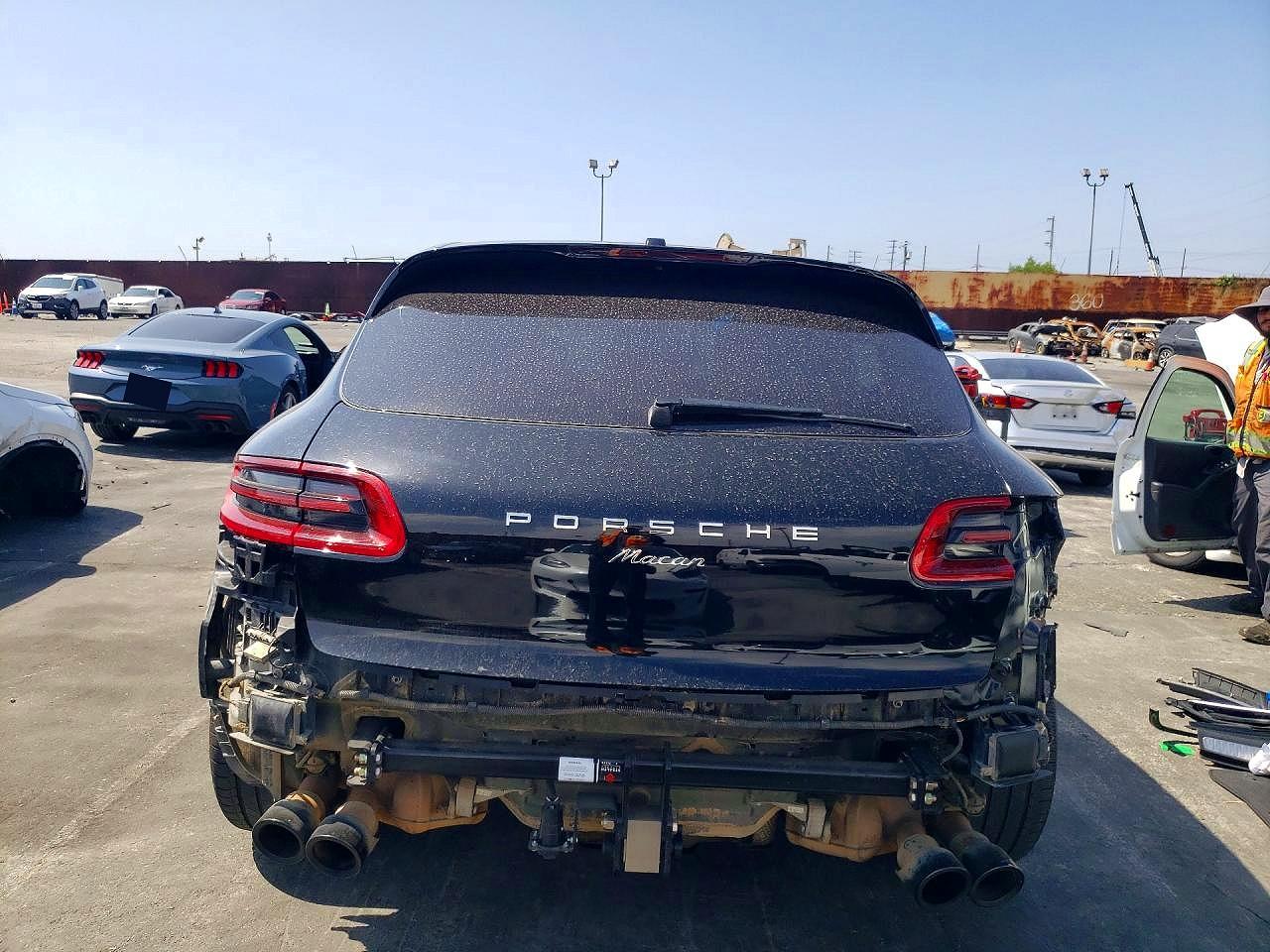 2018 PORSCHE MACAN
