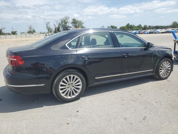2017 VOLKSWAGEN PASSAT SE