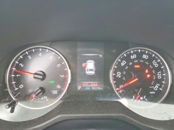 2021 TOYOTA RAV4 XLE