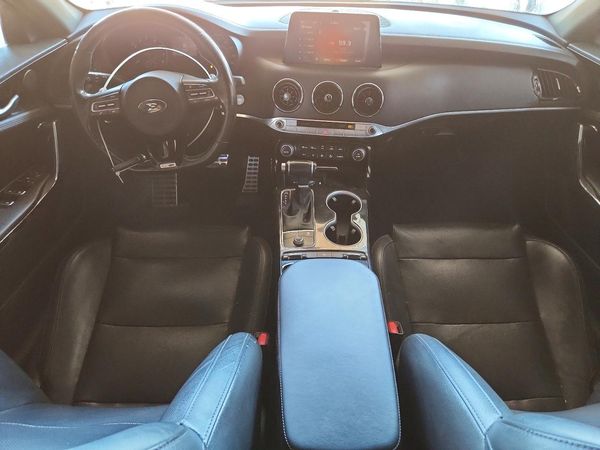 2021 KIA STINGER