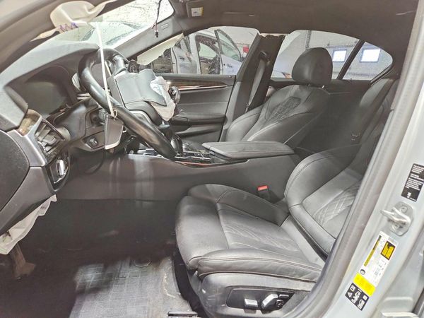 2021 BMW 5 SERIES xDrive — DENT