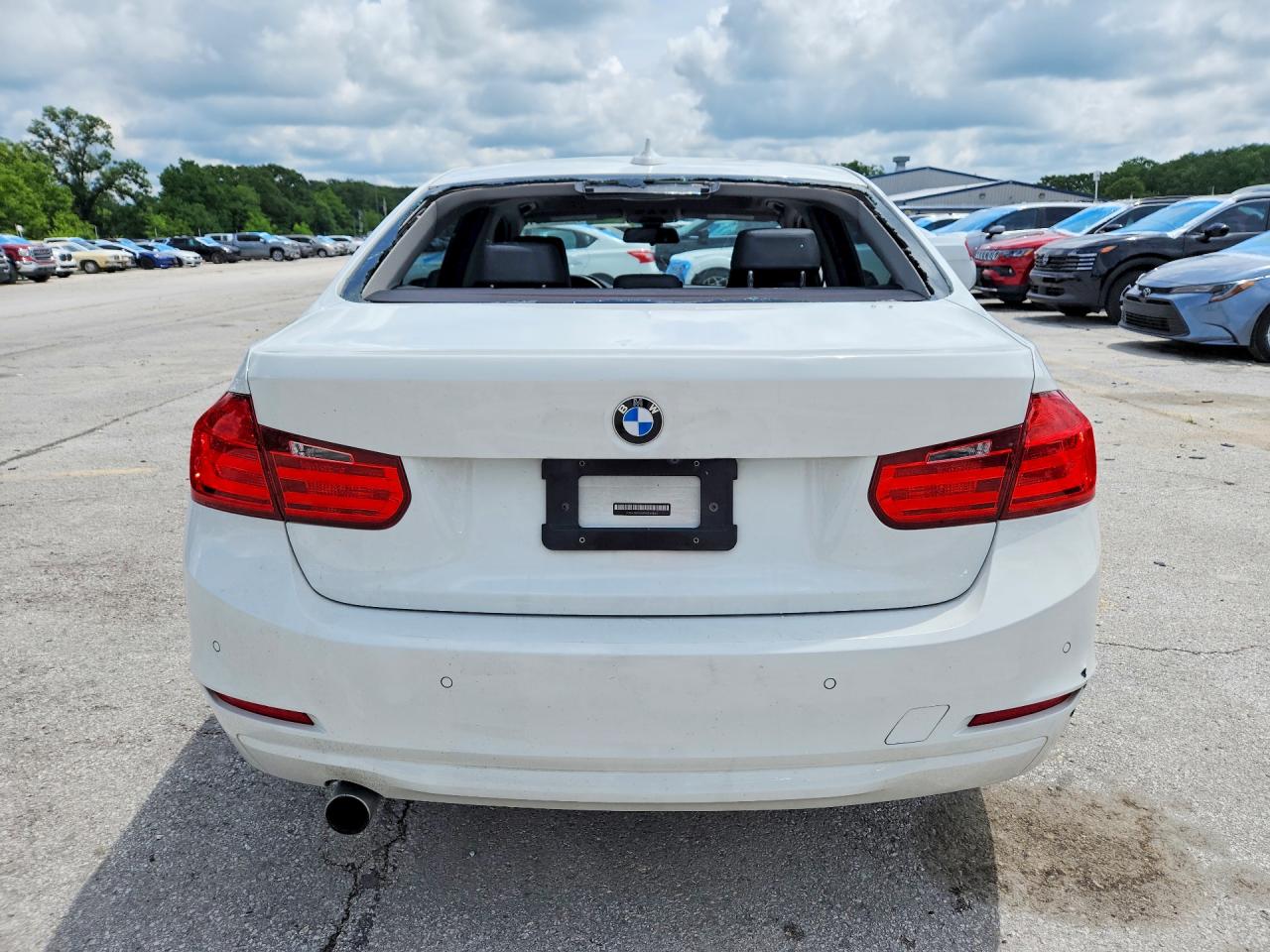 2015 BMW 320
