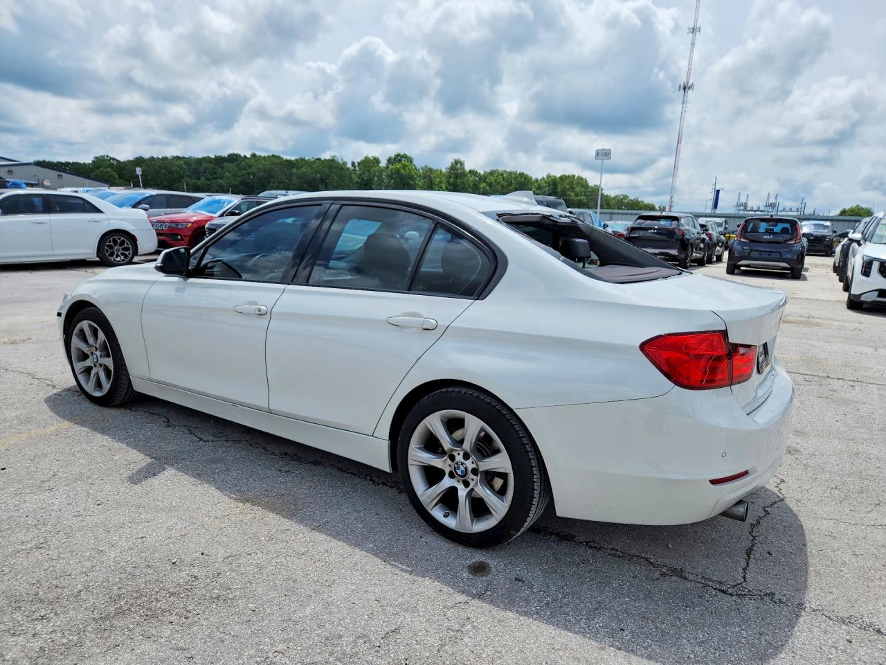 2015 BMW 320