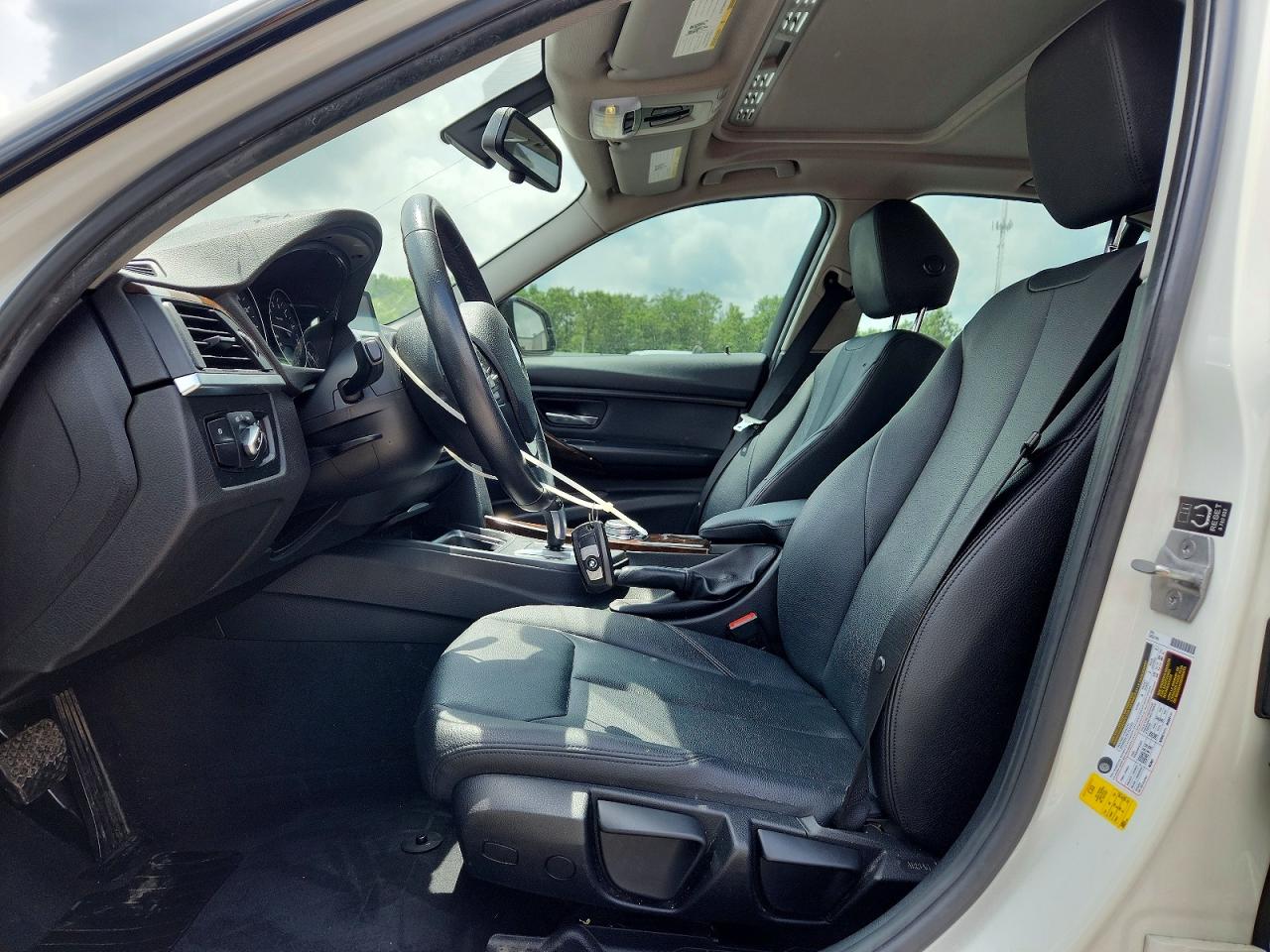 2015 BMW 320