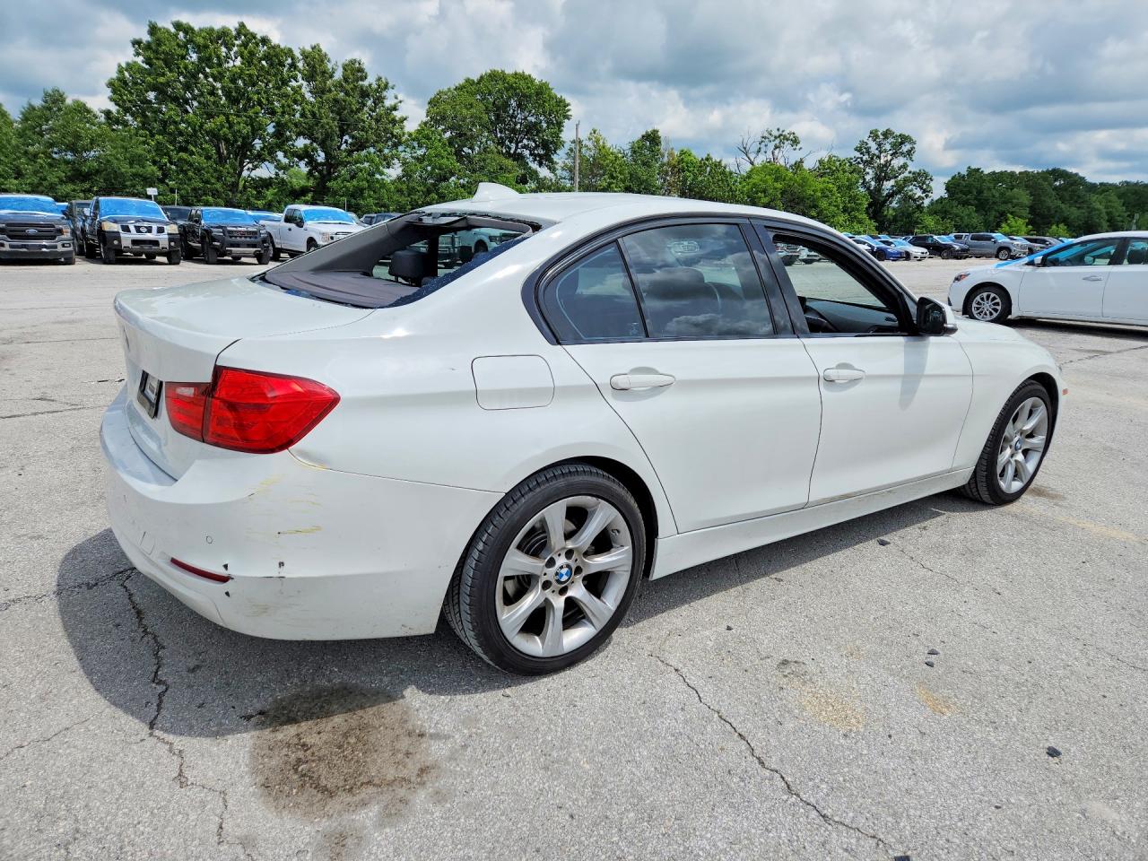 2015 BMW 320
