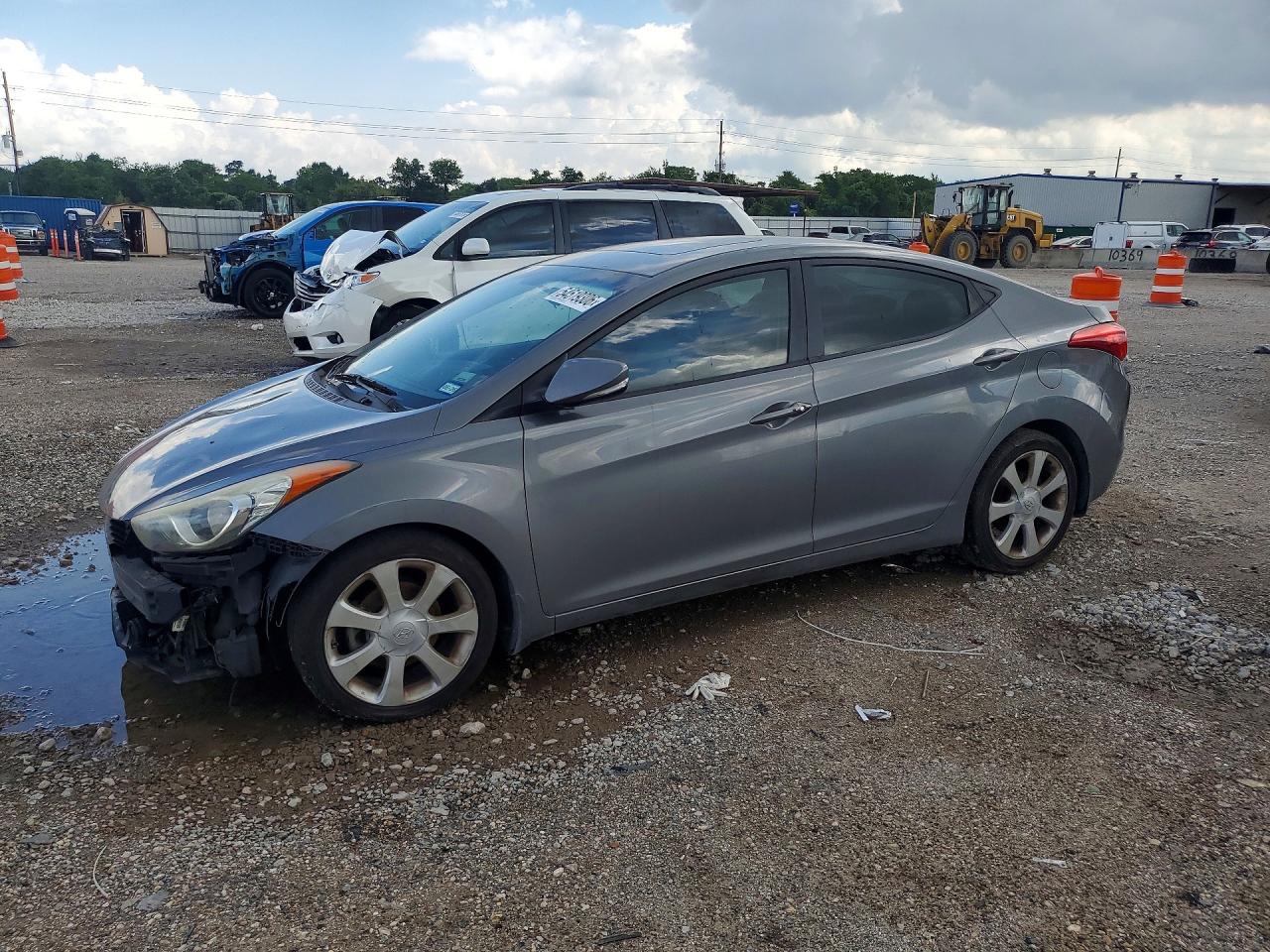 2013 HYUNDAI ELANTRA