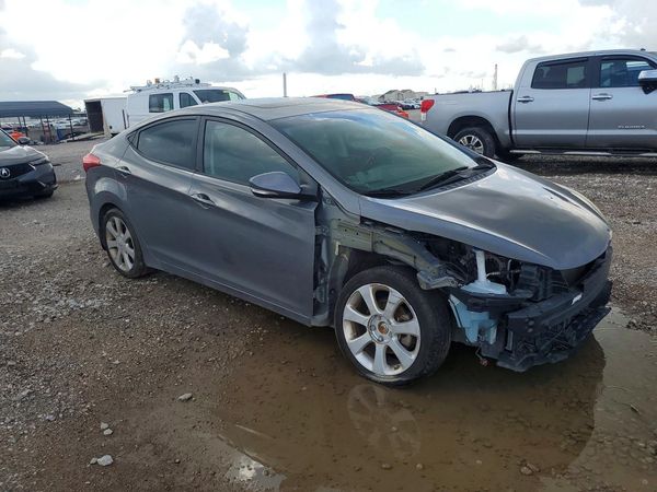 2013 HYUNDAI ELANTRA