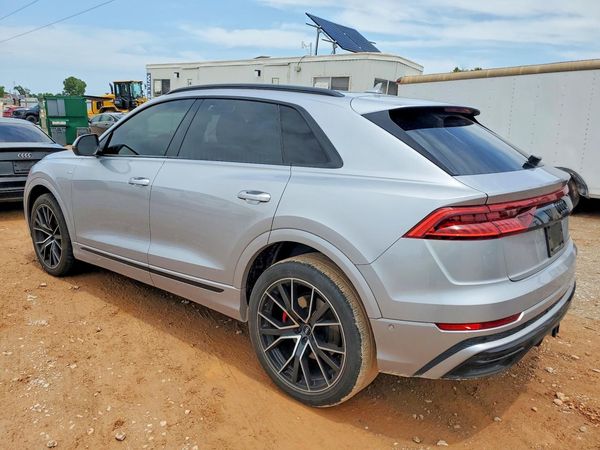 2021 AUDI Q8