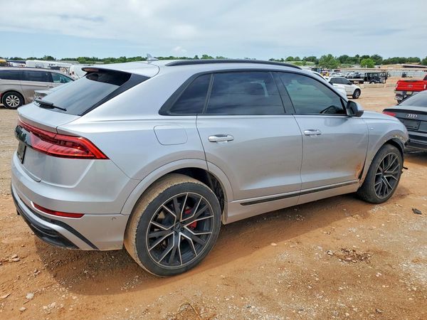 2021 AUDI Q8