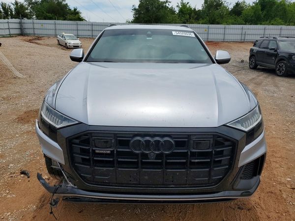 2021 AUDI Q8