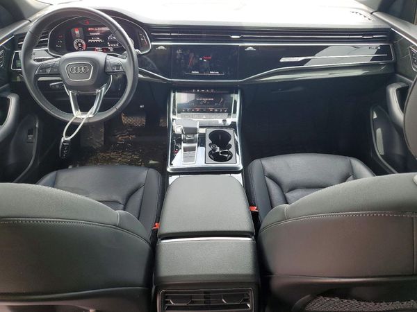 2021 AUDI Q8