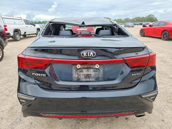 2021 KIA FORTE GT Line